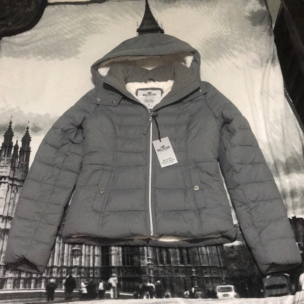 Hollister puffer jacket collection